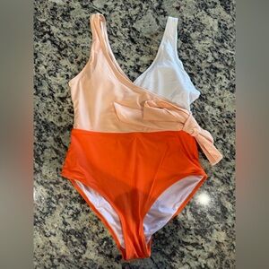 Cupshe Orange, Peach and White Colorblock Swimsuit - Medium